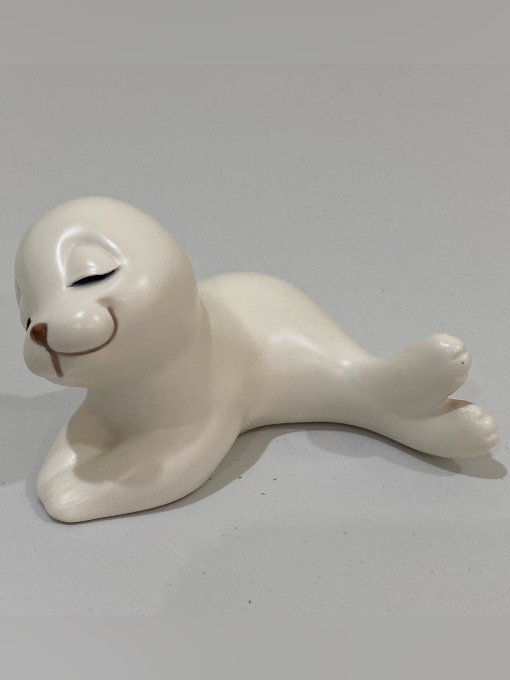 Vintage Smiling White Baby Seal 4" Ceramic Figurine Oxford Mexico